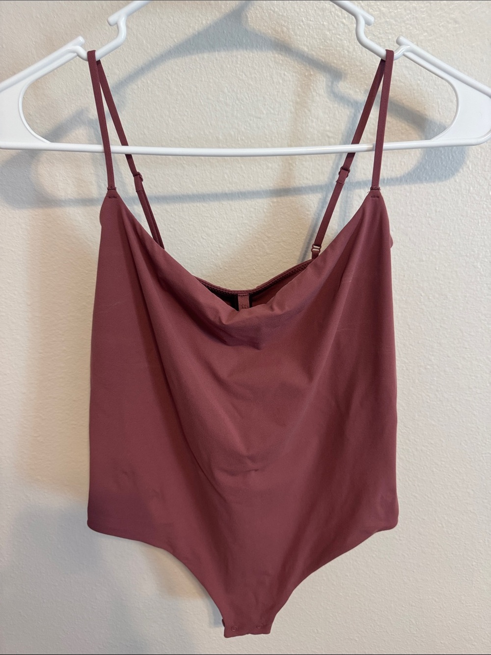 SKIMS Sleeveless Bodysuit - Beet